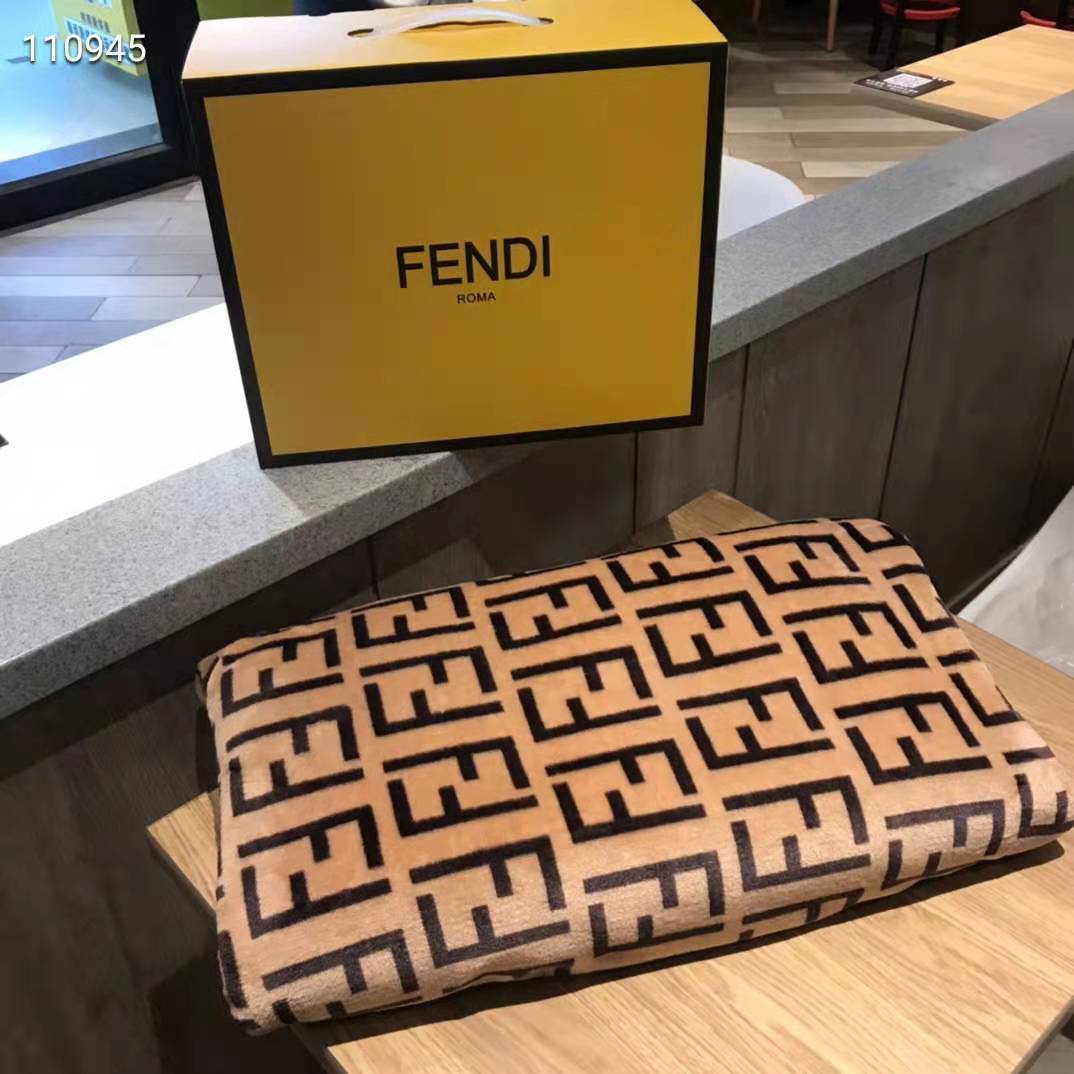 未使用】FENDI 綿毛布+colegiosantamariaeufrasia.cl