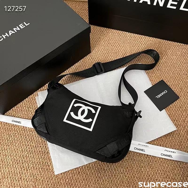 シャネル ショルダーバッグ キャンバス 帆布 ブランド CHANEL かばん 鞄 斜めがけバッグ シンプル 軽量 ホワイト ブラック